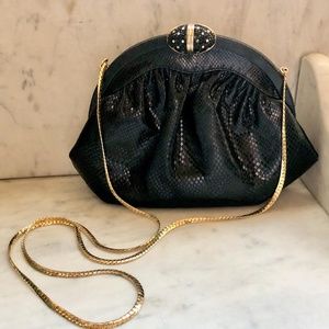 FINESSE LA MODEL GENUINE SNAKESKIN CLUTCH w/ GOLD CHAIN